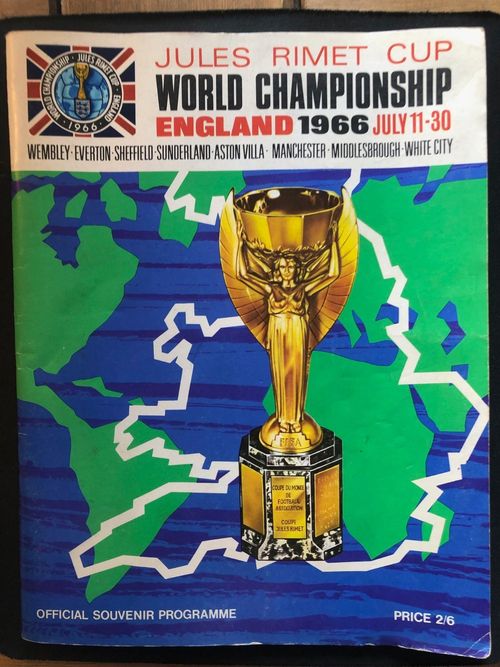 Original 1966 World Cup Tournament Souvenir Programme signed by 12 England Squad — image 1