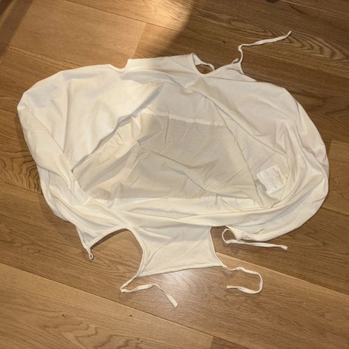 Mamas & Papas Moses Basket and Stand Used In Very Good Condition. — image 9