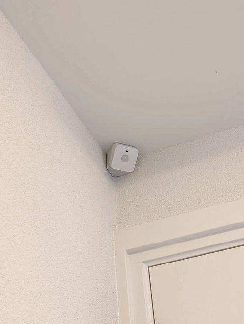 Philips Hue Motion Sensor Corner Mount – Fixed 90° Wall Bracket Holder — image 2