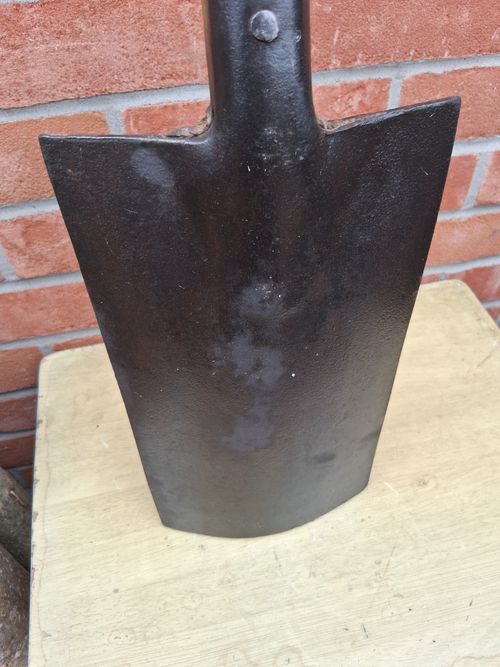 Kepi No2 Builders Garden Grafter Spade Post Hole Spade, Wooden T Top Handle — image 3