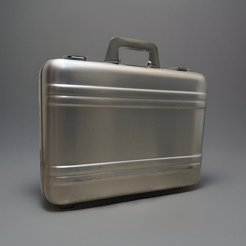 Zero Halliburton Aluminum Attache Briefcase Combination Lock 18X13.5X5