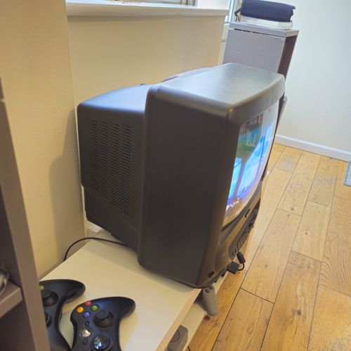 Matsui CRT And VHS Player  (Retro Gaming) — image 3