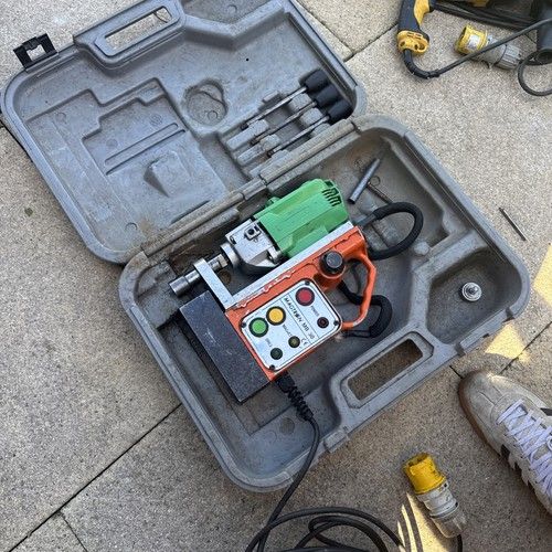 Magtron MB30 Magnetic  Drill 110V Used In Working Order With Case