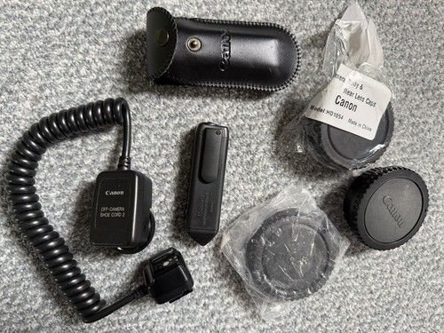 Canon Off-Camera Shoe Cord and Canon barcode reader E - with Softcase