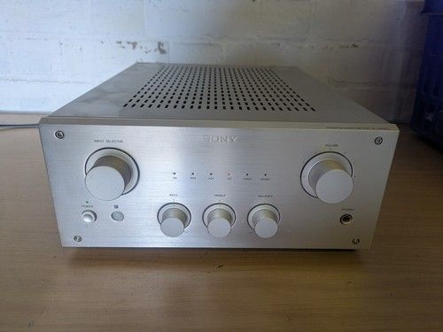 SONY TA-F3000ES F3000 ES Integrated Stereo Amplifier. Champagne