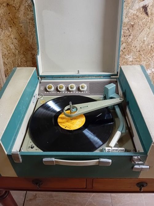 1961 Vintage Valve ampPhilips Record Player working order
