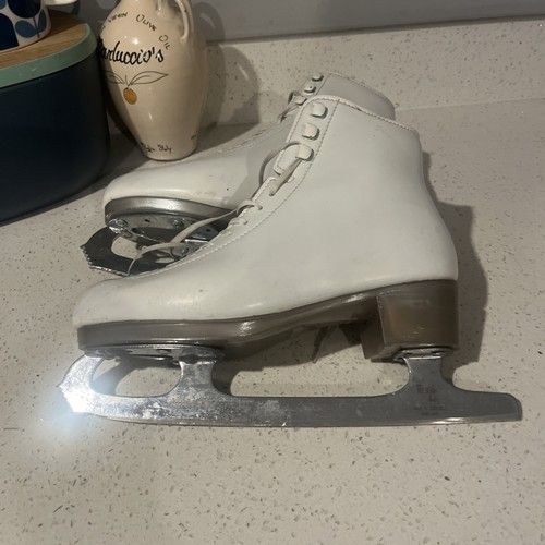 BELATI Classic White Ice Skates John Wilson Blades Size 40 Made In Italy