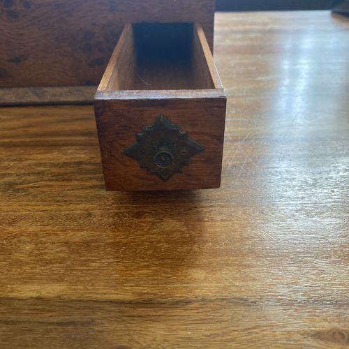 Vintage oak wooden cigarette box with key — image 9