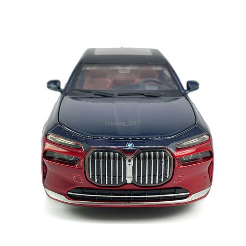 1:24 BMW i7 G70 EV Model Car Metal Diecast Toy Cars Toys for Boys Kids Gifts Red — image 8