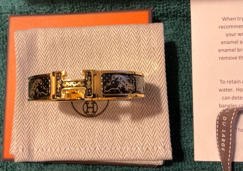 Hermès Clic H Cheval De Coeur Bracelet Black/Gold rrp £670.00 — image 2