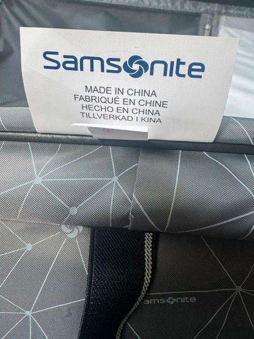 Large + Cabin Samsonite Suitcase with TSA Lock & Expandable Capacity - Blk — image 14