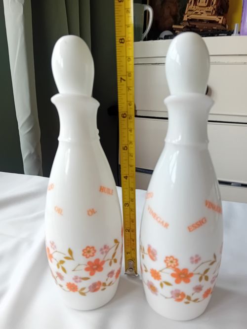 Vintage Italian Milk Glass (Cerve Parma / Made in Italy) Cruet Set 1970s — image 11