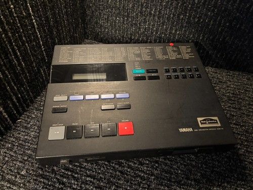 Yamaha DOM-30 - vintage MIDI Disk Orchestra Module - 100 voice tone generator
