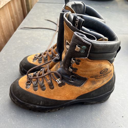 Men's Scarpa Matterhorn insulated winter climbing/mountaineering boots, size 8 — image 3
