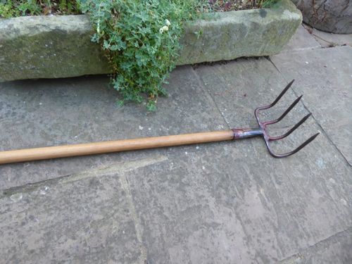 Vintage Drag Fork 4 Prong Manure Straw Hay fork. Farm chrome tool. SMALLISH SIZE — image 8