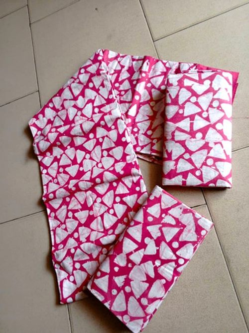 Single Pink & White Hearts Cotton Bedding Set: Duvet Cover & Pillowcase (2pc)