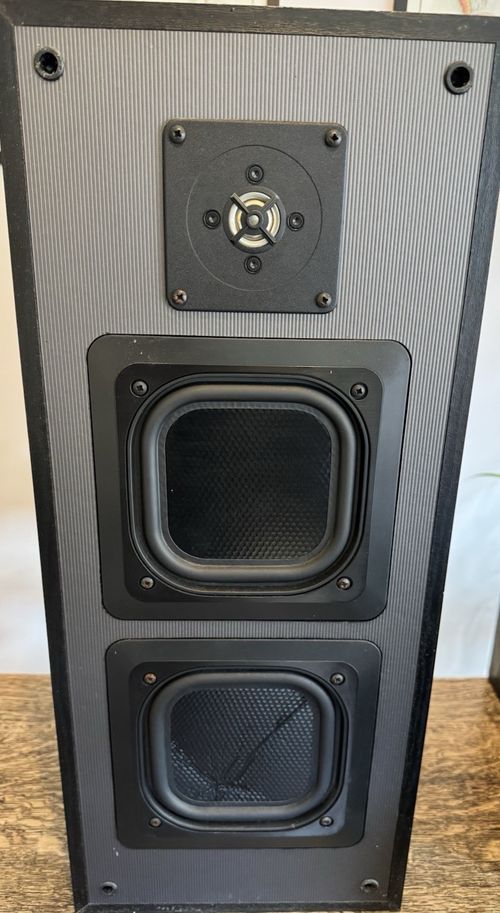 Sony Amplifier F410R with Remote - Sony CDP-XE330 Sony 141 ES Matching Speakers  — image 9