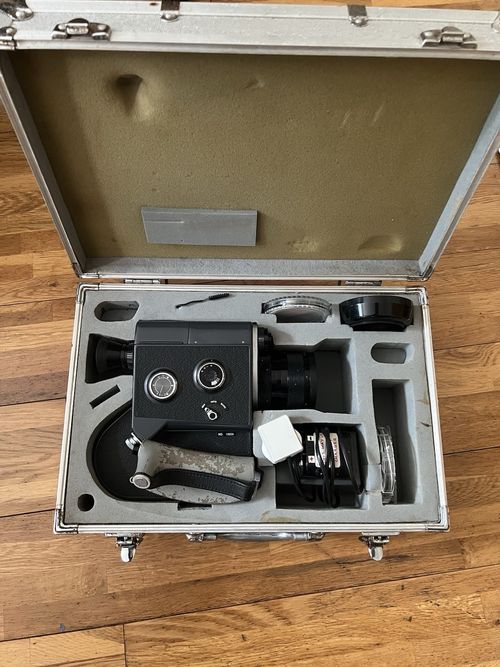 Canon Scoopic-16 16mm Camera Running Motor With Case, Extra Battery And Nd ! — image 9