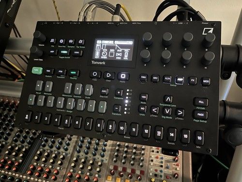 Elektron Tonverk Polyphonic Sampler FX Synthesiser & Sequencer Boxed VGC
