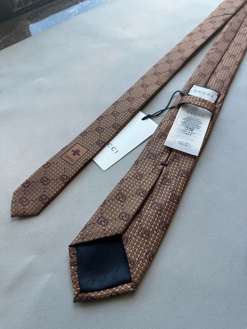 Gucci Tie Mens 100% Silk Gold GG interlocking pattern logo Full Packaging — image 6