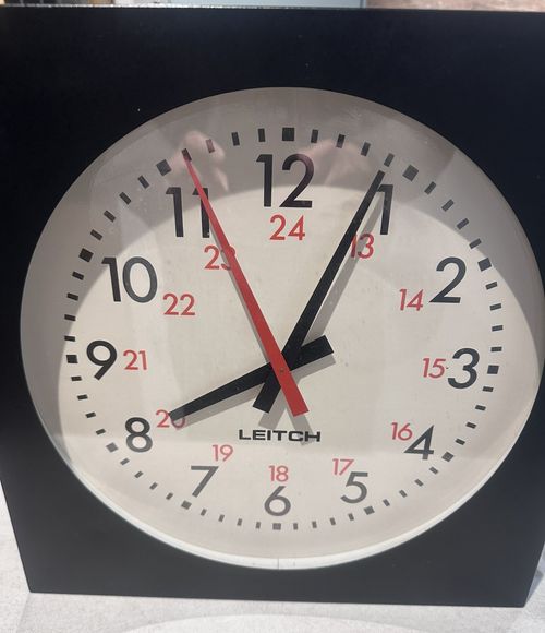 Leitch DAC-502 12” Studio Clock - Fully Working — image 7