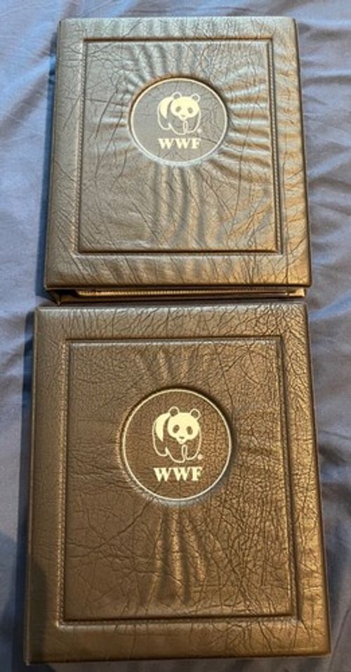 2 WWF FOLDERS CONTAINING 80 WWF 1st day cover + 80 new stamps  1984 THRO  1990