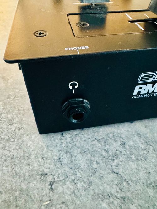 Reloop RMX-10 BT Bluetooth DJ Mixer – Working, Master VU Meter Fault — image 5