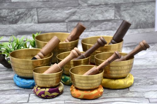 Hand hammered Singing  Bowls - Tibetan sound therapy set of 7 singing bowls  — image 2