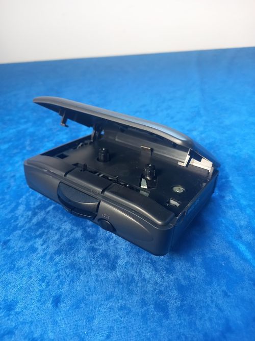 Philips AQ6421 Vintage portable cassette player with Dynamic Bass Boost Working — image 8