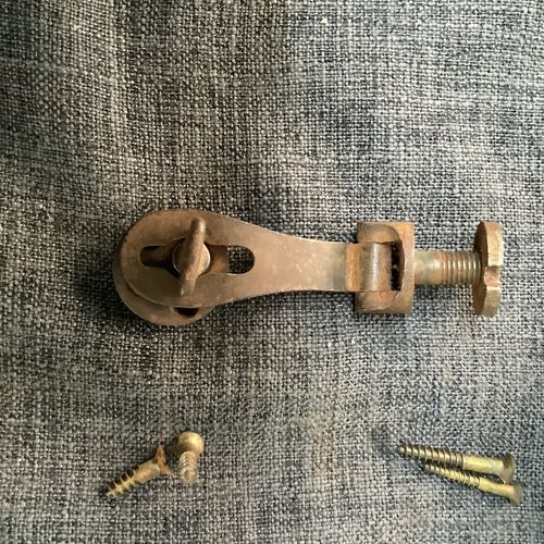 vintage Singer sewing machine case locking latch and catch set and rear set, — image 10