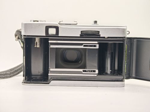 Olympus Trip 35 Vintage 35mm Film Camera Lime Green Leather Tested — image 6