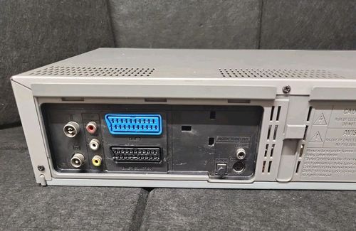 Sony SLV-D950 Dolby Digital DVD Player / Video Cassette Recorder Main Unit — image 11