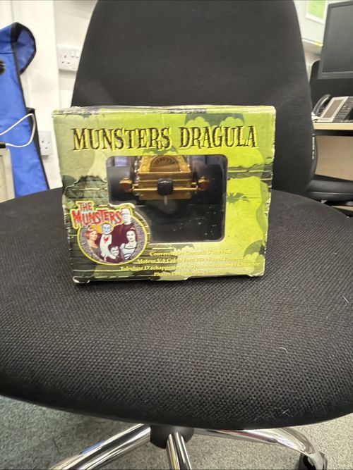 THE MUNSTERS DRAGULA - 1:18 Scale  die cast metal — image 3