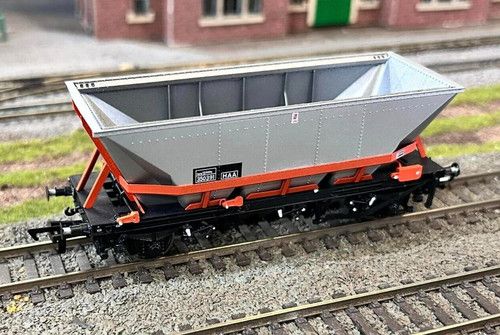 **Factory Seconds** Single Cavalex Models Red Cradle HAA Hopper Wagon (OO)