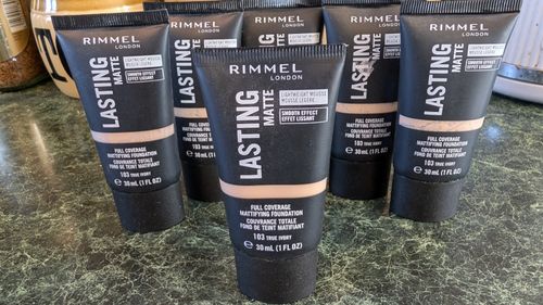 Rimmel London Lasting Matte Full Coverage Matte Mousse Foundation 103 30ml — image 2