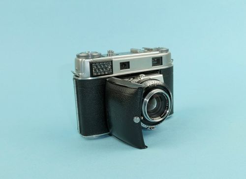 1957 Kodak Retina IIIc (Type 021 II) rangefinder outfit. Cased with three lenses — image 4