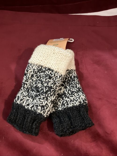 Pachamama Headband & Handwarmer Set — image 6