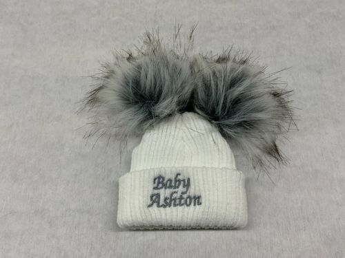 Personalised Unisex Baby Boy Girl Hat Faux Pom Pom Baby Shower Gift Name Year — image 1