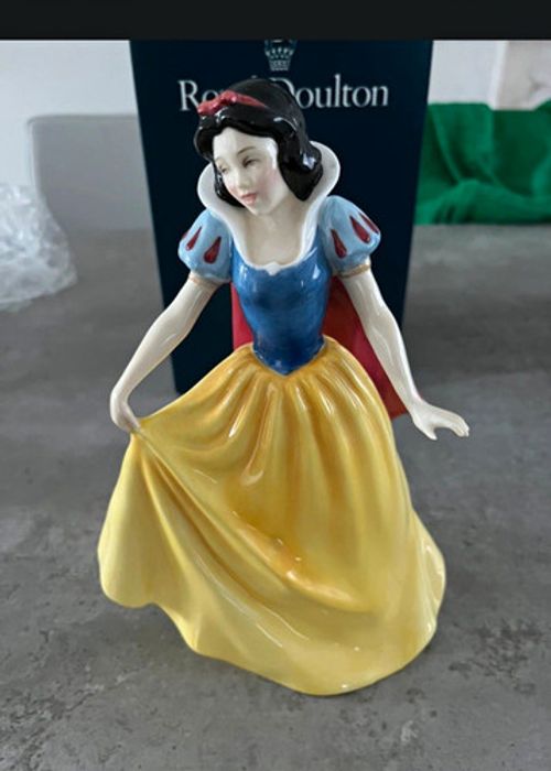 Royal Doulton Disney Princess Collection Snow White Figurine Figure 1995