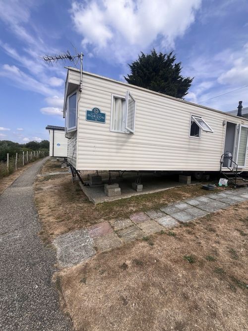 Static caravan On Combe Haven holiday park — image 2