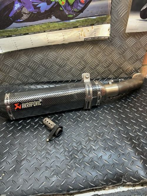 KTM Duke 125 17-23 Carbon Effect Exhaust Can / Link / Baffle Silencer