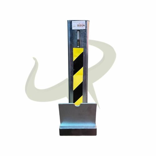 Ramco 100 Anti-Ram Driveway Security Post Bollard with Lid — image 4