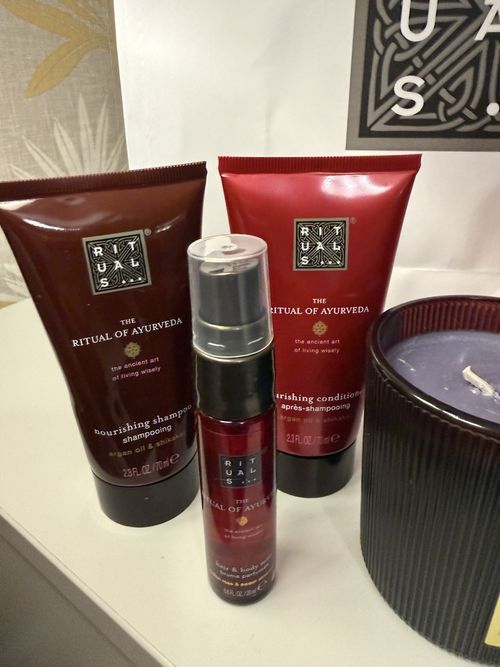 Rituals The Ritual of Ayurveda Nourishing Travel Set Candle & Hair/Body Care — image 2