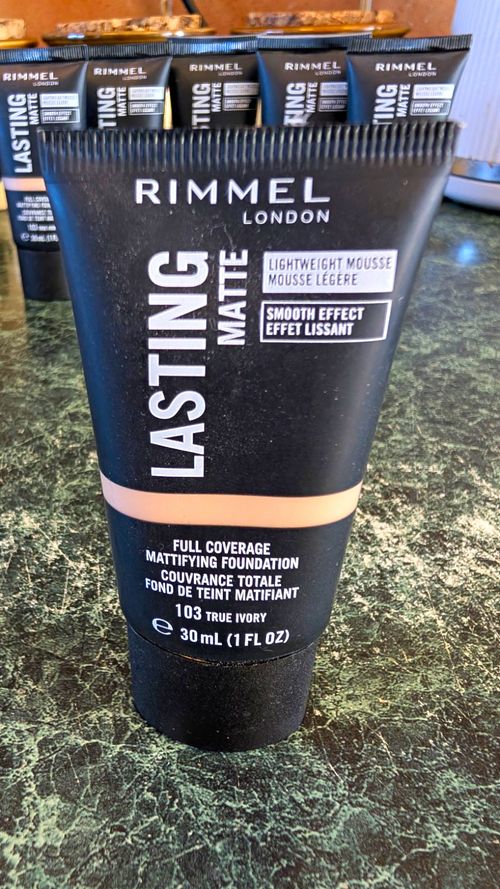 Rimmel London Lasting Matte Full Coverage Matte Mousse Foundation 103 30ml — image 1