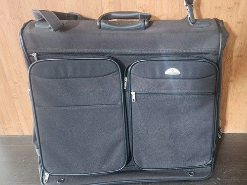 Samsonite Black Soft Garment Suit Carrier Bag with Compartments