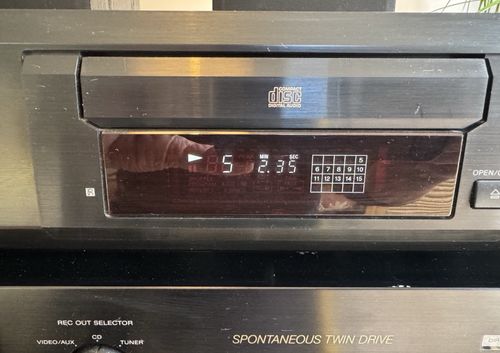 Sony Amplifier F410R with Remote - Sony CDP-XE330 Sony 141 ES Matching Speakers  — image 17