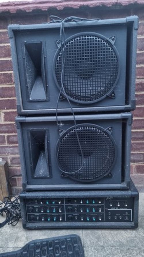 Peavey XM 6 PA System - 6 Channel Mixer Amplifier + 2 x Series 300 EH Speakers 