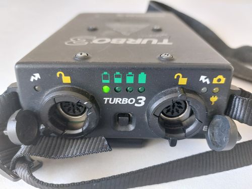 Quantum Turbo 3 Battery Pack + Shoulder Strap — image 3