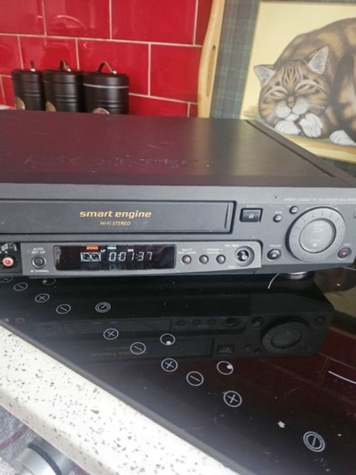Sony SLV-SE80UX VHS VCR Video Cassette Recorder – Hi-Fi Stereo 