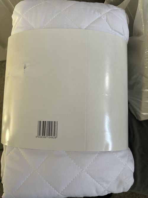 Fitted Quilted Mattress Protector Small Double 120 x 190cm White Recycled — image 3